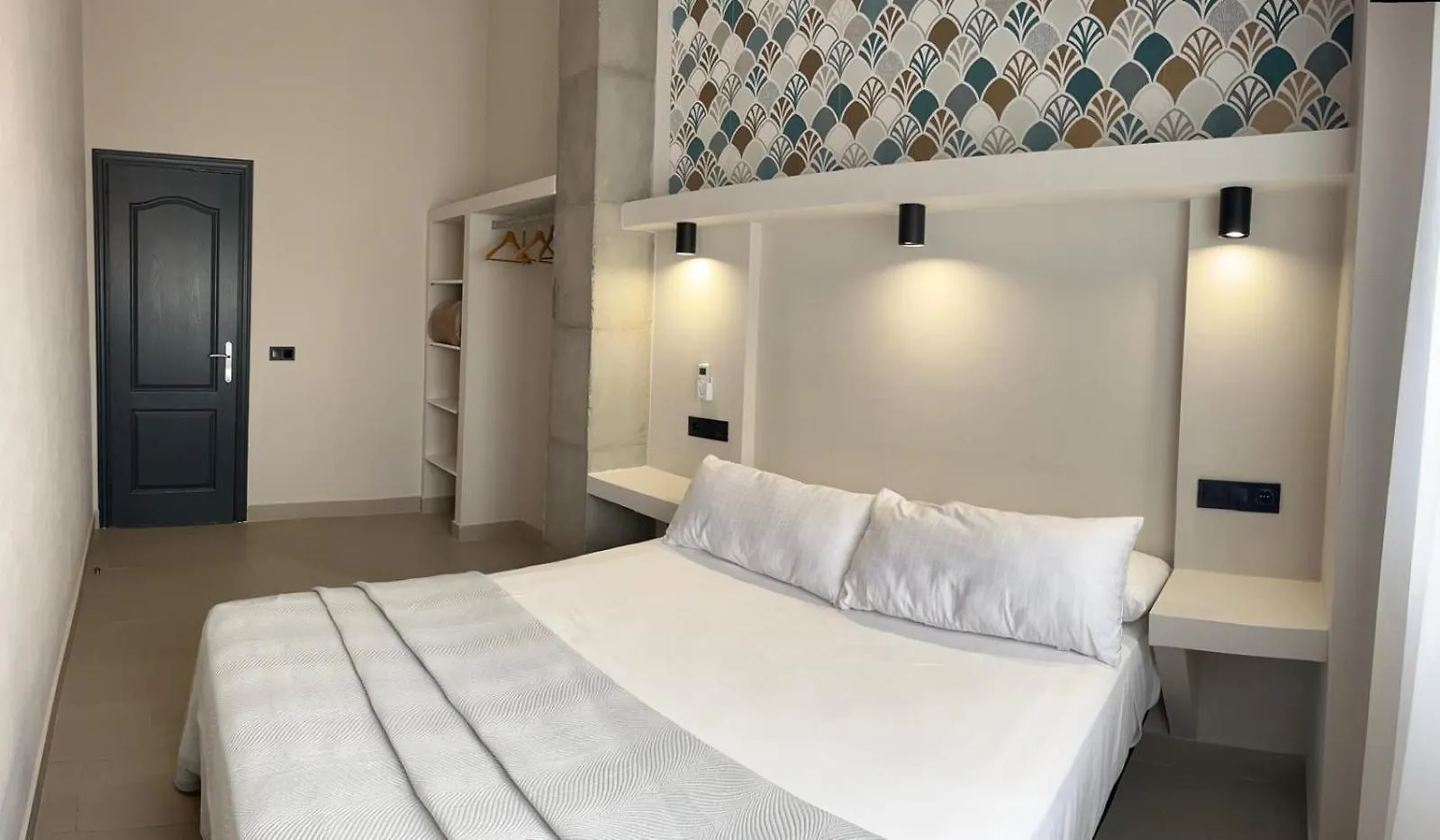 Aparthotel La Lipa Almáchar 0*,