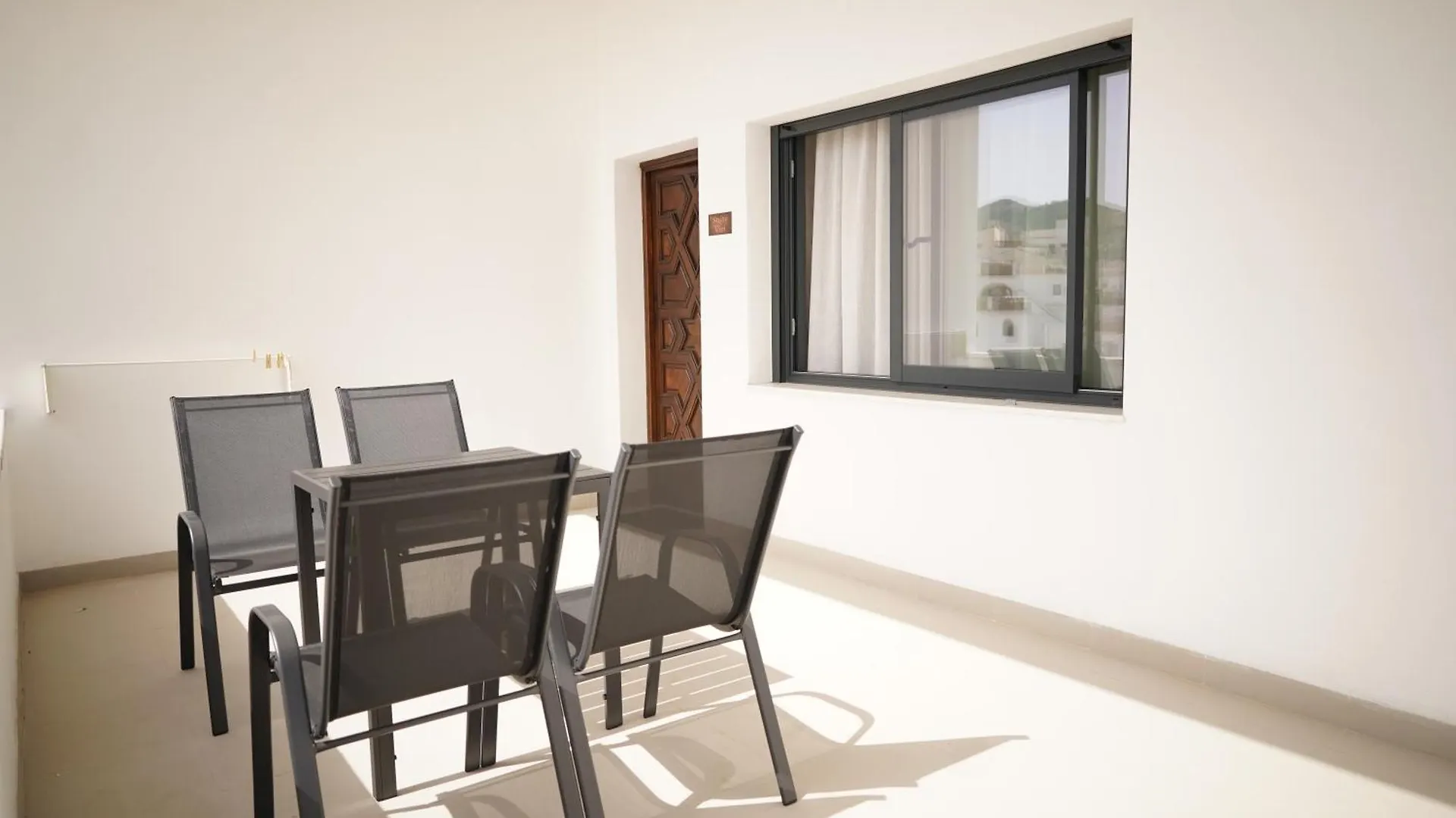 Aparthotel La Lipa Almáchar